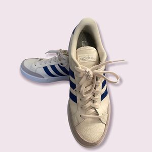 Mens size 10 Adidas Cloudfoam sneakers